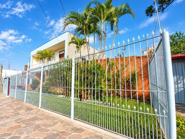 Casa / Sobrado para Venda em Porto Alegre/RS Jardim São Pedro 6 Quartos