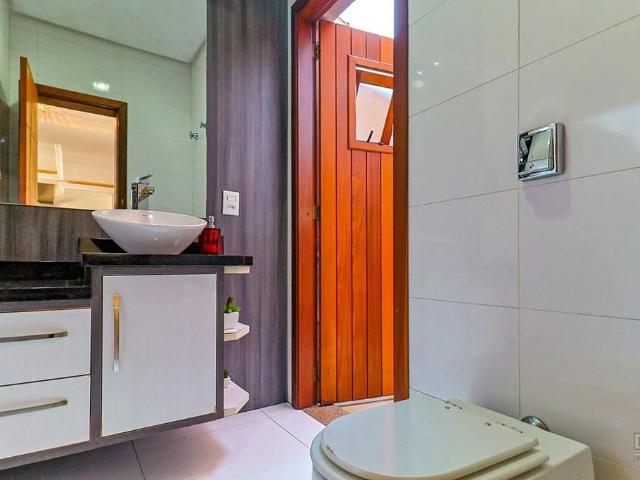 Casa / Sobrado para Venda em Porto Alegre/RS Jardim Planalto 3 Quartos