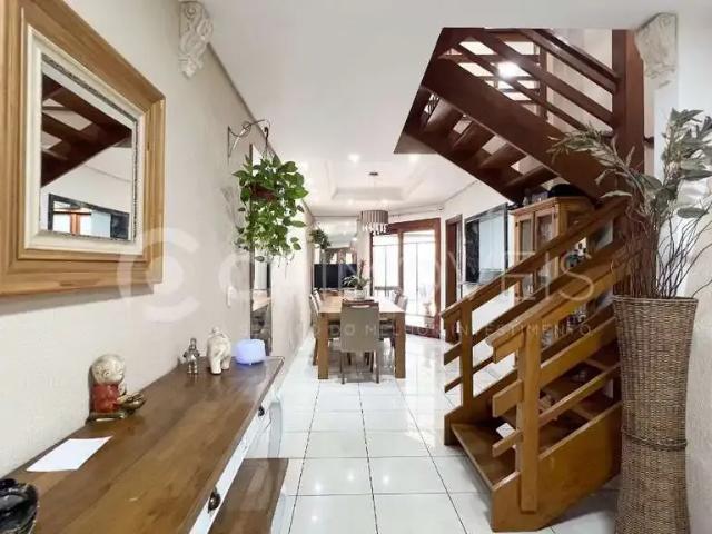 Casa / Sobrado para Venda em Porto Alegre/RS Jardim Planalto 3 Quartos