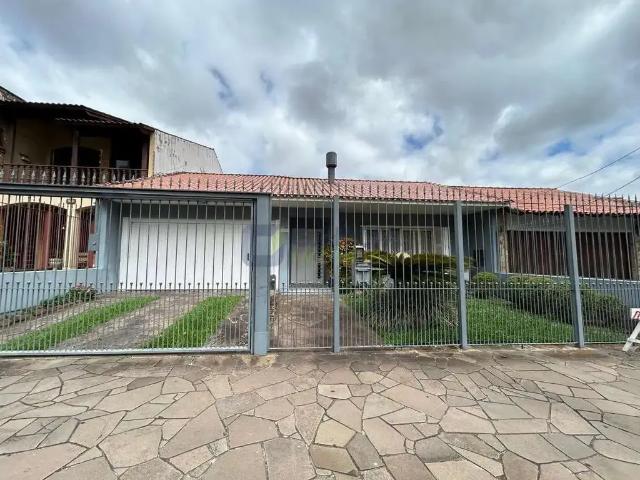 Casa / Sobrado para Venda em Porto Alegre/RS Jardim Planalto 3 Quartos