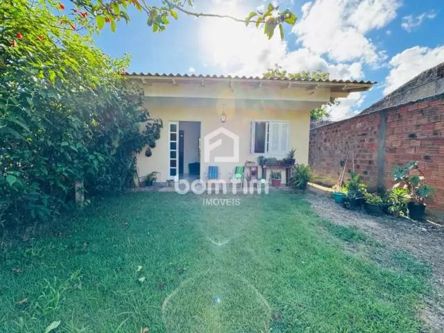 Casa / Sobrado para Venda em Porto Alegre/RS Lami 2 Quartos