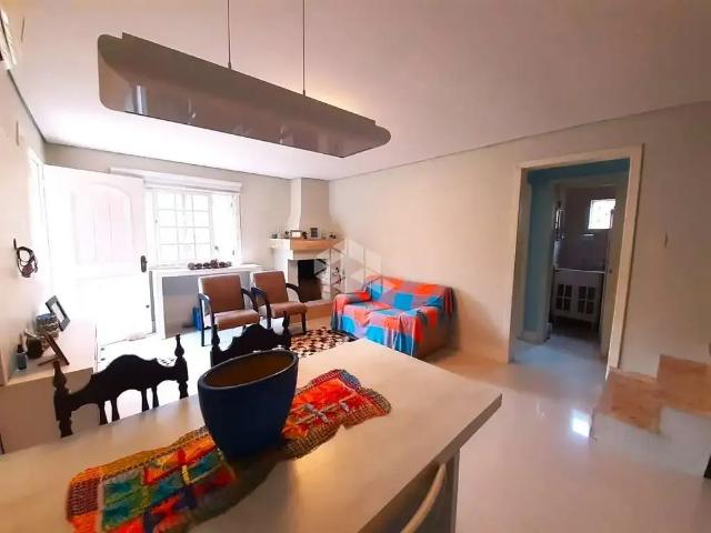 Casa / Sobrado para Venda em Porto Alegre/RS Lami 4 Quartos