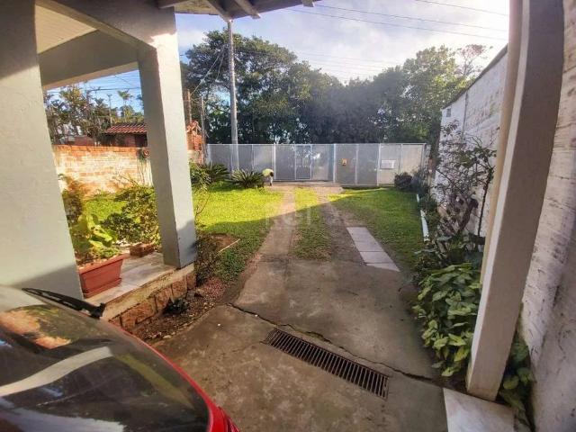 Casa / Sobrado para Venda em Porto Alegre/RS Lami 5 Quartos