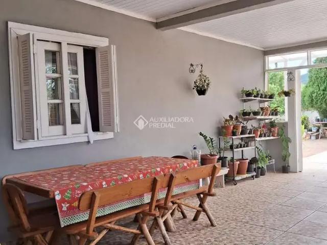 Casa / Sobrado para Venda em Porto Alegre/RS Lageado 2 Quartos