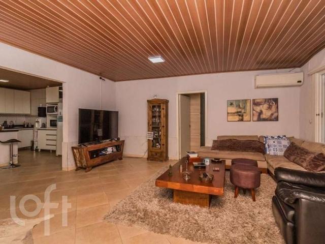 Casa / Sobrado para Venda em Porto Alegre/RS Lageado 4 Quartos