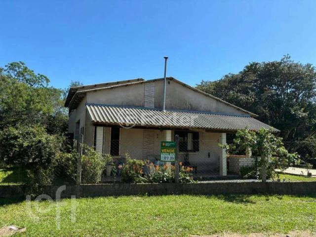 Casa / Sobrado para Venda em Porto Alegre/RS Lageado 4 Quartos