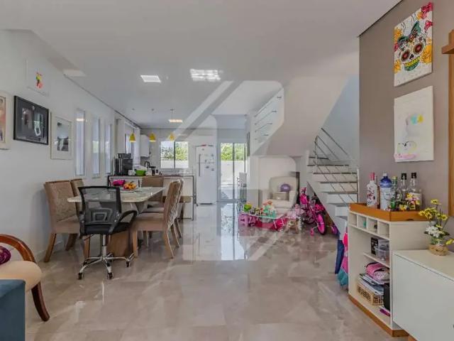 Casa / Sobrado para Venda em Porto Alegre/RS Mário Quintana 3 Quartos