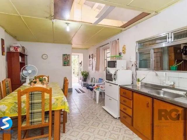 Casa / Sobrado para Venda em Porto Alegre/RS Menino Deus 4 Quartos