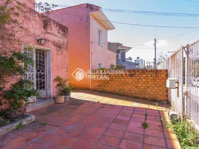 Casa / Sobrado para Venda em Porto Alegre/RS Menino Deus 4 Quartos