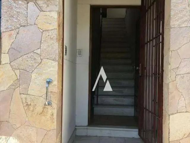 Casa / Sobrado para Venda em Porto Alegre/RS Menino Deus 5 Quartos