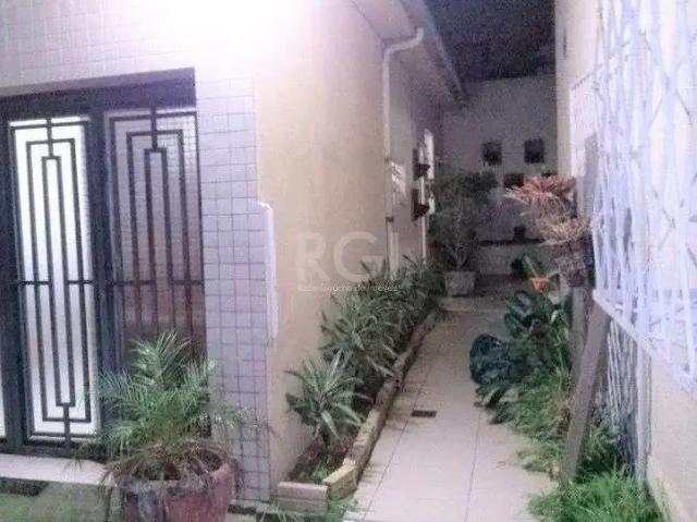 Casa / Sobrado para Venda em Porto Alegre/RS Menino Deus 3 Quartos