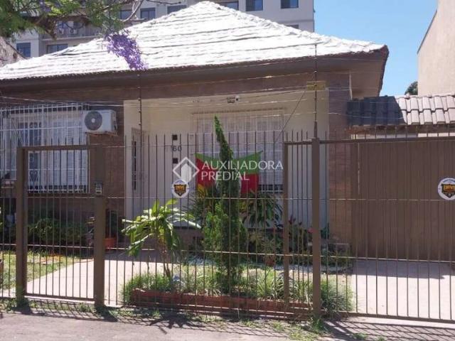 Casa / Sobrado para Venda em Porto Alegre/RS Menino Deus 3 Quartos