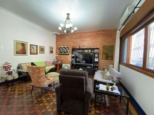 Casa / Sobrado para Venda em Porto Alegre/RS Menino Deus 3 Quartos