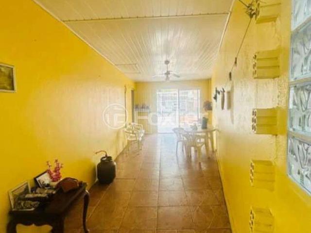 Casa / Sobrado para Venda em Porto Alegre/RS Medianeira 2 Quartos