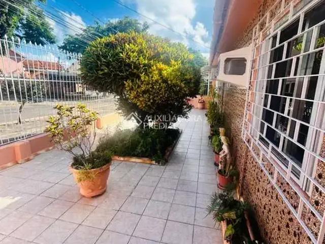 Casa / Sobrado para Venda em Porto Alegre/RS Medianeira 2 Quartos