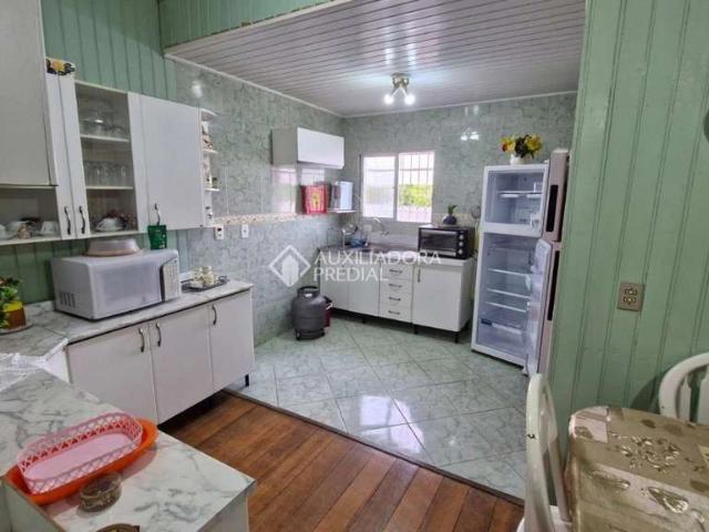Casa / Sobrado para Venda em Porto Alegre/RS Medianeira 3 Quartos