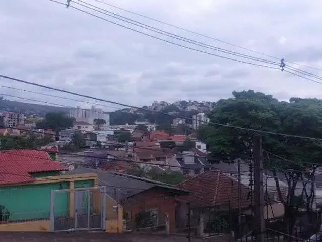 Casa / Sobrado para Venda em Porto Alegre/RS Medianeira 3 Quartos