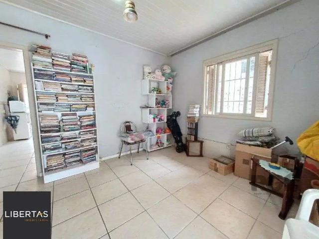 Casa / Sobrado para Venda em Porto Alegre/RS Medianeira 3 Quartos