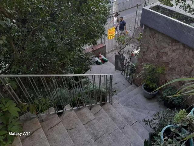 Casa / Sobrado para Venda em Porto Alegre/RS Medianeira 3 Quartos