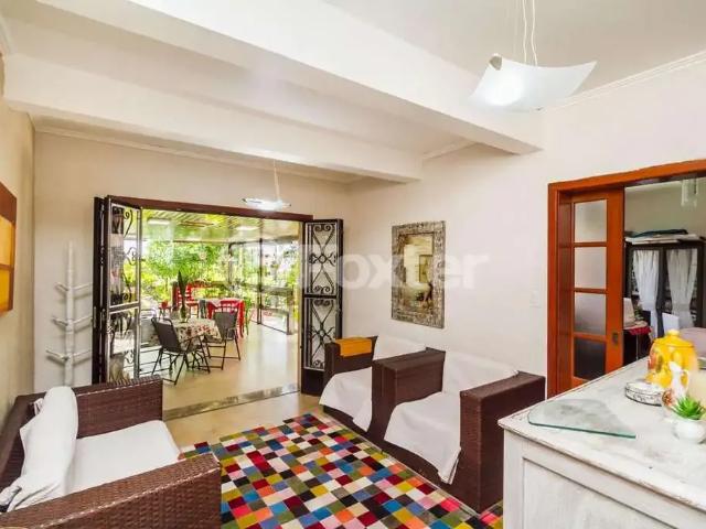 Casa / Sobrado para Venda em Porto Alegre/RS Medianeira 3 Quartos