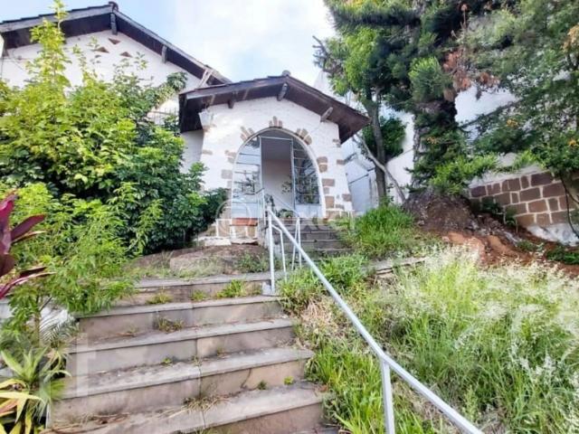 Casa / Sobrado para Venda em Porto Alegre/RS Medianeira 3 Quartos