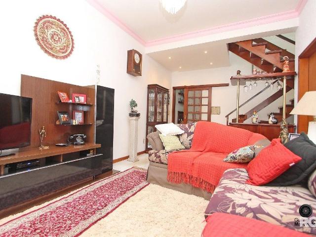Casa / Sobrado para Venda em Porto Alegre/RS Medianeira 3 Quartos