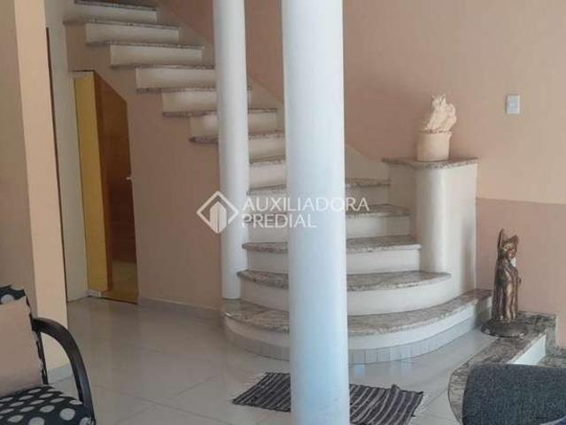 Casa / Sobrado para Venda em Porto Alegre/RS Medianeira 3 Quartos