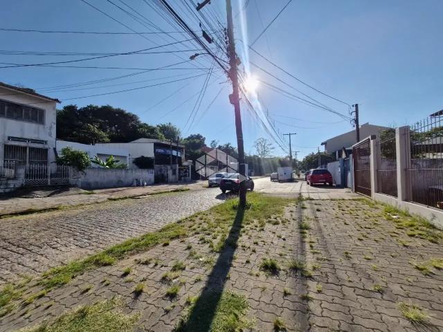 Casa / Sobrado para Venda em Porto Alegre/RS Medianeira 3 Quartos
