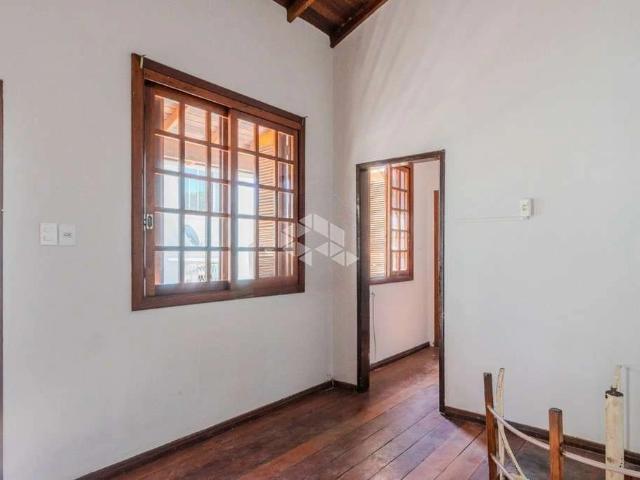 Casa / Sobrado para Venda em Porto Alegre/RS Medianeira 3 Quartos