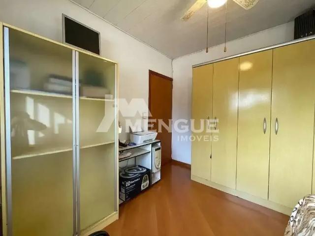 Casa / Sobrado para Venda em Porto Alegre/RS Medianeira 3 Quartos