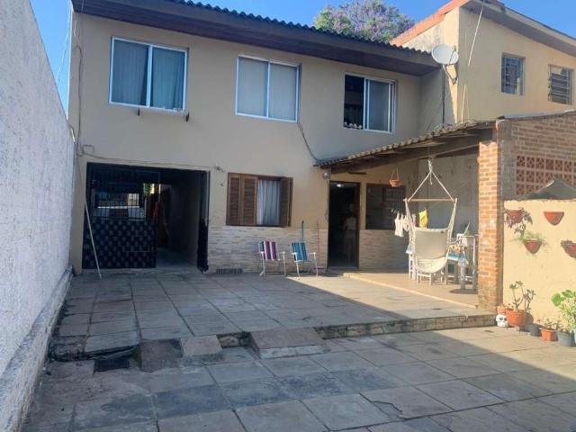Casa / Sobrado para Venda em Porto Alegre/RS Medianeira 4 Quartos