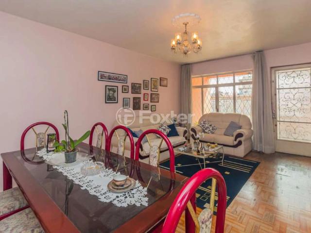 Casa / Sobrado para Venda em Porto Alegre/RS Medianeira 4 Quartos