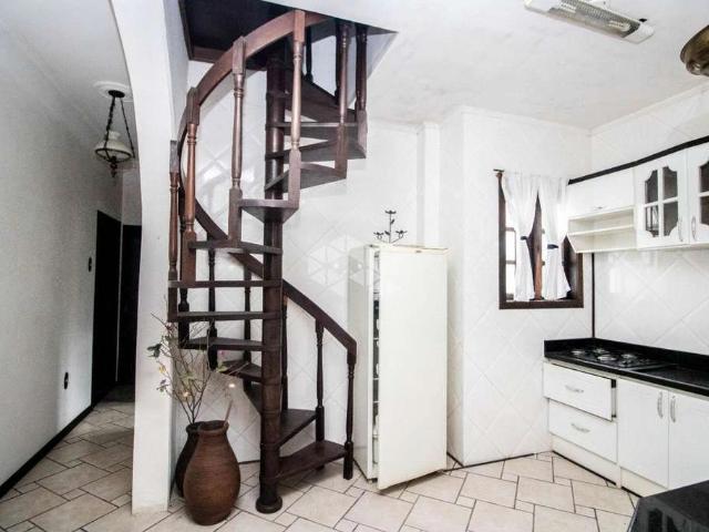 Casa / Sobrado para Venda em Porto Alegre/RS Medianeira 4 Quartos