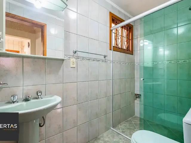 Casa / Sobrado para Venda em Porto Alegre/RS Medianeira 4 Quartos