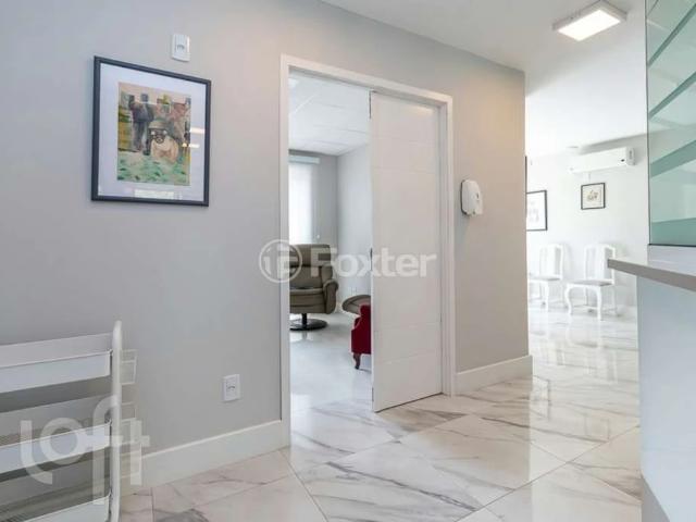 Casa / Sobrado para Venda em Porto Alegre/RS Mont Serrat 5 Quartos