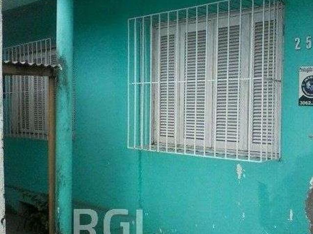 Casa / Sobrado para Venda em Porto Alegre/RS Navegantes 3 Quartos