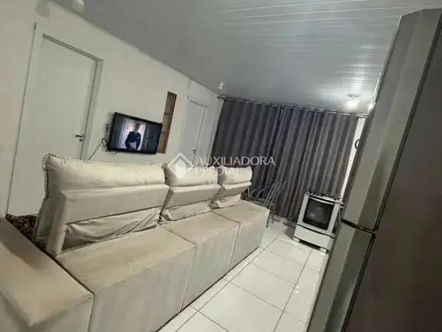 Casa / Sobrado para Venda em Porto Alegre/RS Navegantes 4 Quartos