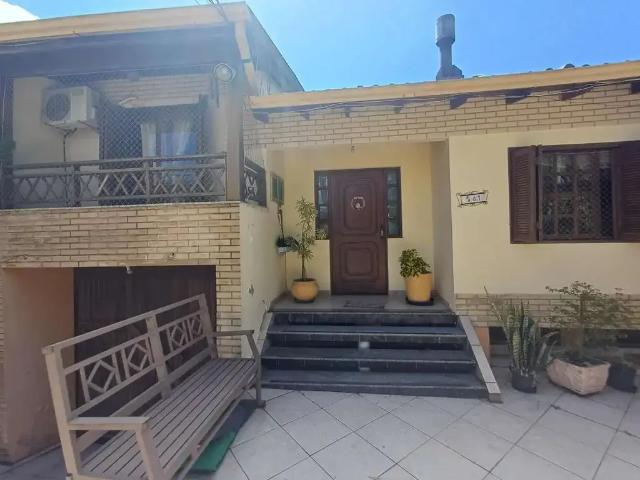 Casa / Sobrado para Venda em Porto Alegre/RS Nonoai 3 Quartos