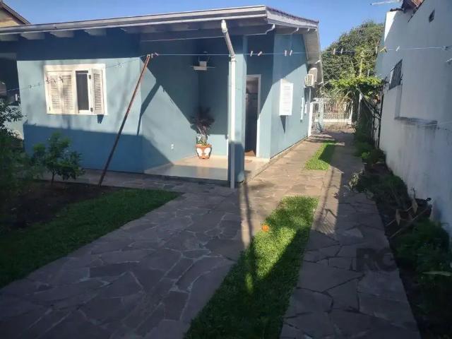 Casa / Sobrado para Venda em Porto Alegre/RS Nonoai 4 Quartos