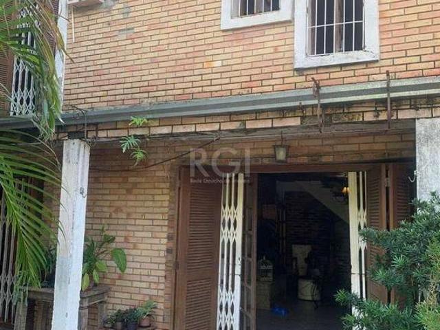 Casa / Sobrado para Venda em Porto Alegre/RS Nonoai 4 Quartos