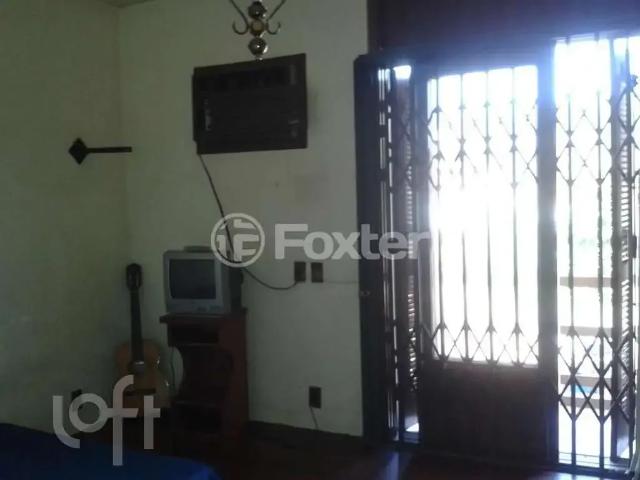 Casa / Sobrado para Venda em Porto Alegre/RS Nonoai 4 Quartos