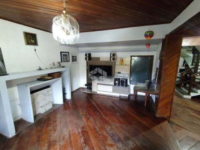 Casa / Sobrado para Venda em Porto Alegre/RS Nonoai 5 Quartos