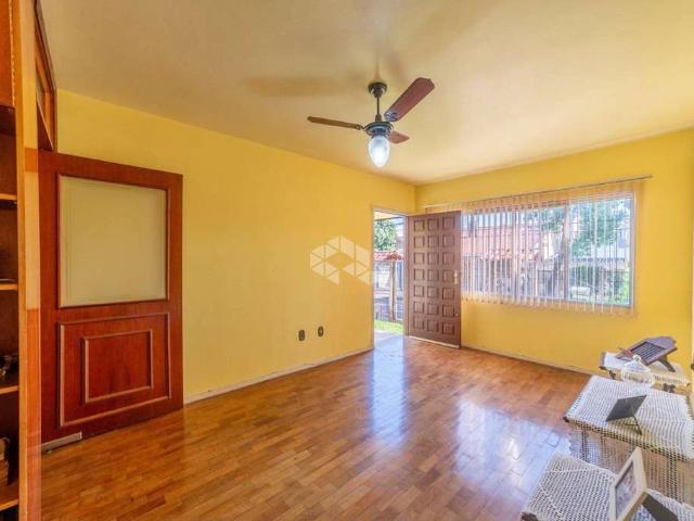 Casa / Sobrado para Venda em Porto Alegre/RS Nonoai 6 Quartos