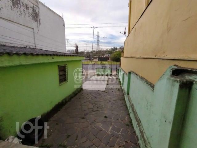 Casa / Sobrado para Venda em Porto Alegre/RS Partenon 4 Quartos