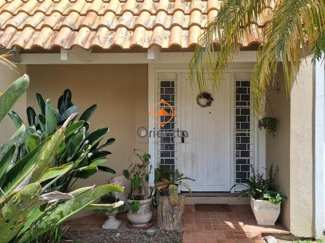 Casa / Sobrado para Venda em Porto Alegre/RS Partenon 4 Quartos