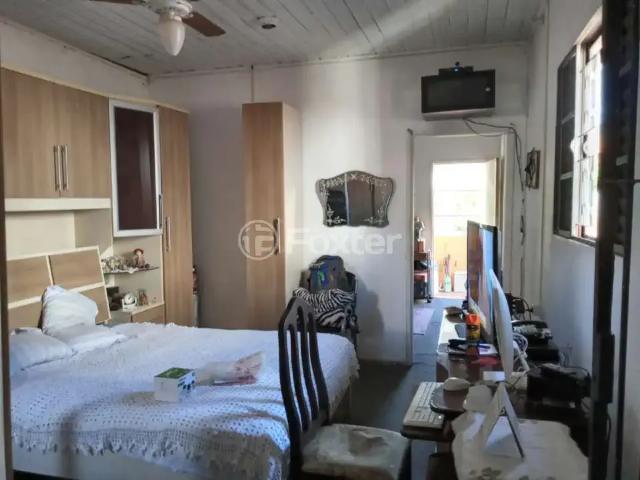 Casa / Sobrado para Venda em Porto Alegre/RS Partenon 4 Quartos