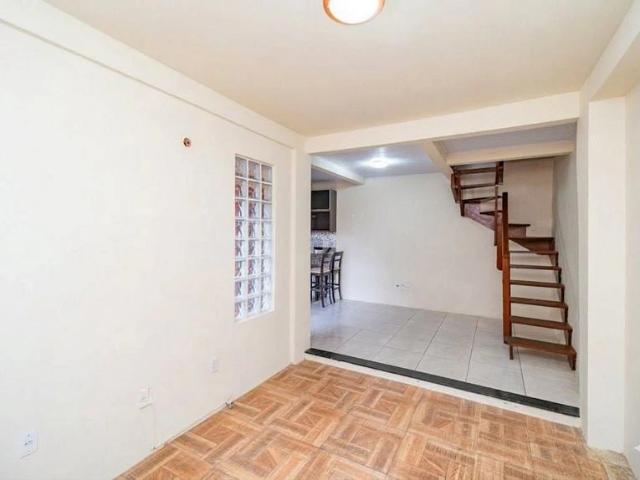 Casa / Sobrado para Venda em Porto Alegre/RS Partenon 4 Quartos