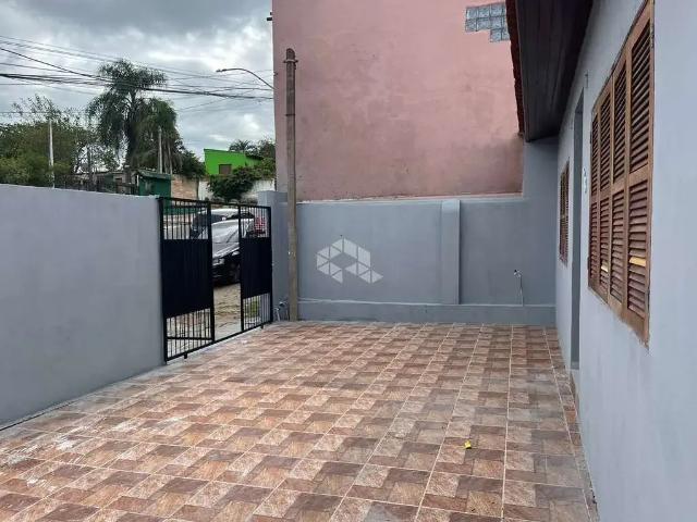 Casa / Sobrado para Venda em Porto Alegre/RS Partenon 4 Quartos