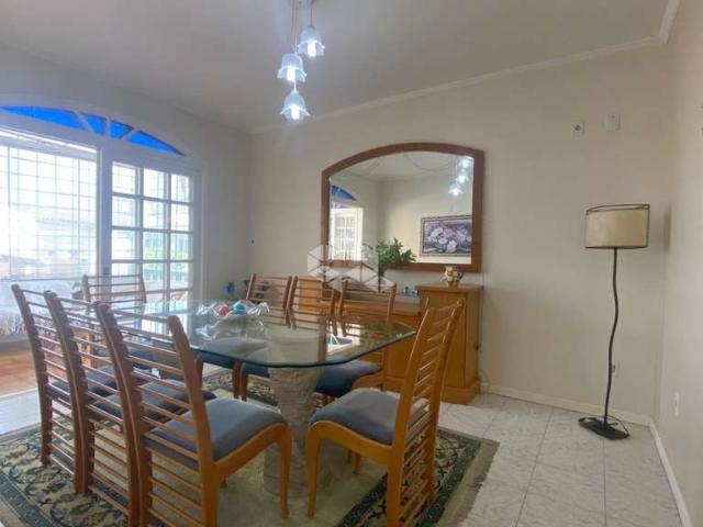 Casa / Sobrado para Venda em Porto Alegre/RS Partenon 4 Quartos