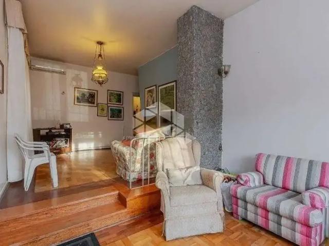 Casa / Sobrado para Venda em Porto Alegre/RS Partenon 4 Quartos